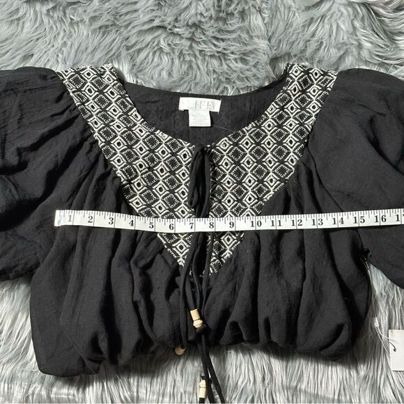 LIFE CROPPED - Picture 7 of 8